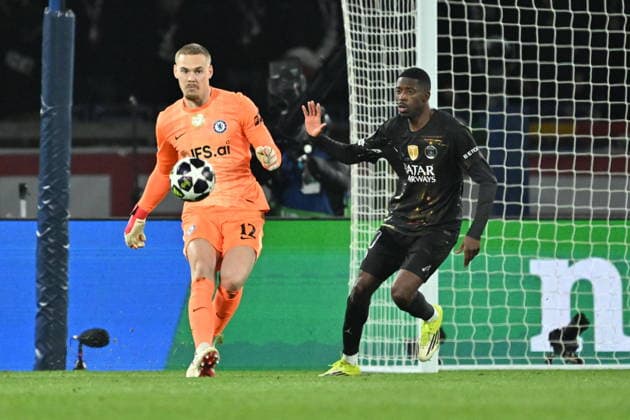 PSG v Chelsea - UEFA Champions League PARIS, FRANCE - MARCH 11: Filip Jorgensen (12) of Chelsea in action during the UEFA Champions League 2025 26 Round of 16 First Leg match between Paris Saint-Germain FC and Chelsea FC at Parc des Princes in Paris, France on March 11, 2026. Mustafa Yalcin Anadolu Paris France. Editorial use only. Please get in touch for any other usage.  Copyright: x2026xAnadoluxMustafaxYalcinx