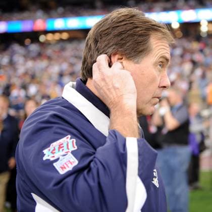 Feb. 3, 2008 - New England Patriots head coach Bill Belichick walks on the field prior to Super Bowl XLII at University of Phoenix Stadium in Glendale, Arizona, on Sunday, February 3, 2008, where the New England Patriots are trying to be the second undefeated team in NFL, American Football Herren, USA history. (Karl Mondon MCT) Copyright: xKarlxMondonx