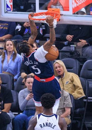 March 11, 2026, Inglewood, California, USA: Derrick Jones Jr. 5 of the Los Angeles Clippers dunks the ball during their 2026 NBA, Basketball Herren, USA regular season game against the Minnesota Timberwolves on Wednesday March 11, 2026 at Intuit Dome Arena in Inglewood, California. JAVIER ROJAS PI Inglewood USA - ZUMAp124 20260311_zaa_p124_047 Copyright: xJavierxRojasx
