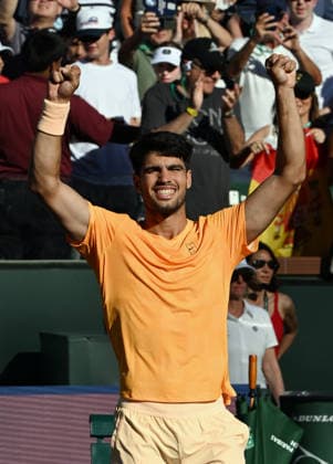 INDIAN WELLS, CA - MARCH 11: Carlos Alcaraz (ESP) reacts after winning an ATP, Tennis Herren tennis match and advancing to the quarterfinals of the BNP Paribas Open in a match played on March 11, 2026 at the Indian Wells Tennis Garden in Indian Wells, CA. (Photo by John Cordes Icon Sportswire) TENNIS: MAR 11 BNP Paribas Open EDITORIAL USE ONLY Icon506260311026