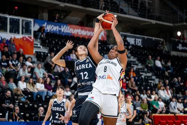 Basketball Villeurbanne 11.03.2026 Wommen™s Basketball World Cup 2026 Qualifying Tournament Deutschland (GER) - Südkorea (KOR) Nyara Sabally (Deutschland, No.08) Haeran Lee (Korea, No.12)
