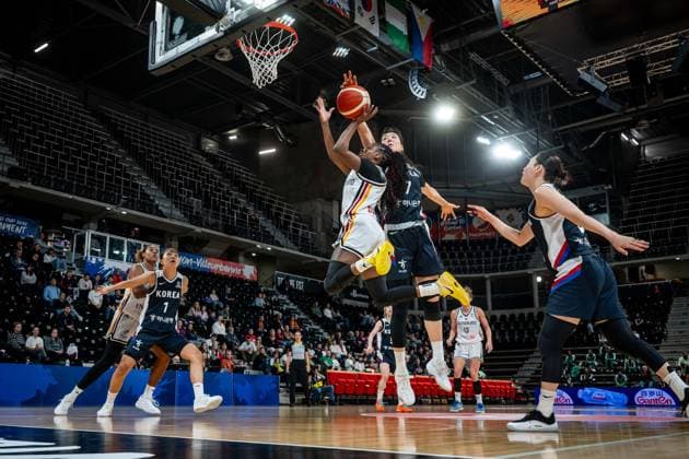 Basketball Villeurbanne 11.03.2026 Wommen™s Basketball World Cup 2026 Qualifying Tournament Deutschland (GER) - Südkorea (KOR) Alexis Peterson (Deutschland, No.01) Jisu Park (Korea, No.07)