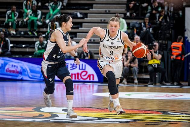 Basketball Villeurbanne 11.03.2026 Wommen™s Basketball World Cup 2026 Qualifying Tournament Deutschland (GER) - Südkorea (KOR) Emma Eichmeyer (Deutschland, No.09) Sohee Park (Korea, No.11)