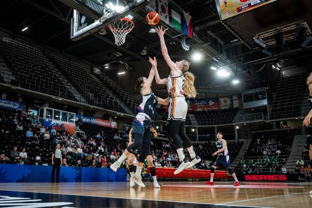 Basketball Villeurbanne 11.03.2026 Wommen™s Basketball World Cup 2026 Qualifying Tournament Deutschland (GER) - Südkorea (KOR) Frida Bühner (Deutschland, No.20) Sohee Park (Korea, No.11)