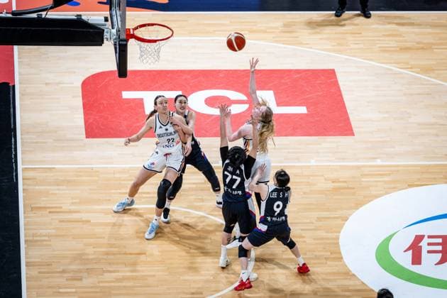 Basketball Villeurbanne 11.03.2026 Wommen™s Basketball World Cup 2026 Qualifying Tournament Deutschland (GER) - Südkorea (KOR) Frida Bühner (Deutschland, No.20) An Jin (Korea, No.77)