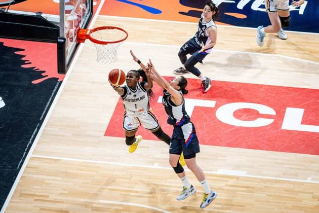 Basketball Villeurbanne 11.03.2026 Wommen™s Basketball World Cup 2026 Qualifying Tournament Deutschland (GER) - Südkorea (KOR) Alexis Peterson (Deutschland, No.01) Jisu Park (Korea, No.07)