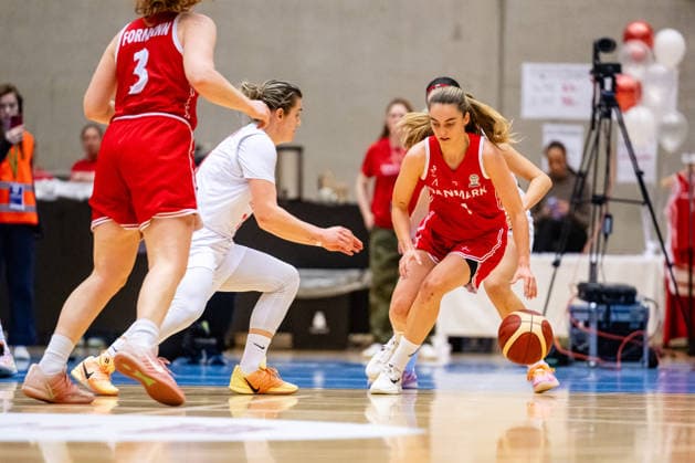 Denmark v North Macedonia, FIBA Women™s EuroBasket qualifiers, Gentofte, Denmark Gentofte, Denmark. 11th, March 2026. Nikoline Sandback (1) of Denmark seen during the FIBA Women™s Eurobasket qualifier match between Denmark and North Macedonia at Gentofte Hallen in Gentofte. Denmark, Gentofte  Copyright: xGonzalesxPhoto TobiasxJorgensenx