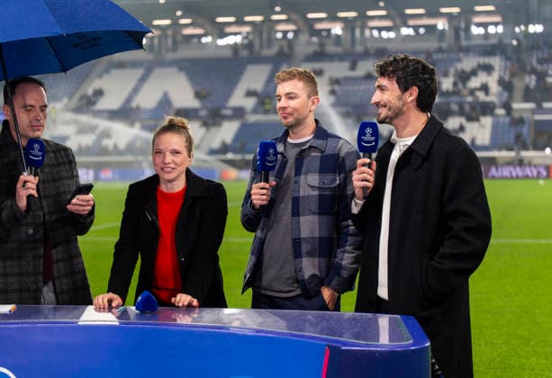 10.03.2026, Fussball UEFA Championsleague 2025 2026: Achtelfinale, Atalanta Bergamo - FC Bayern München, in der New Balance Arena (Bergamo, Italien), Experten am TV-Mikrofon, v.li: Tabea Kemme, Christoph Kramer, Mats Hummels,
