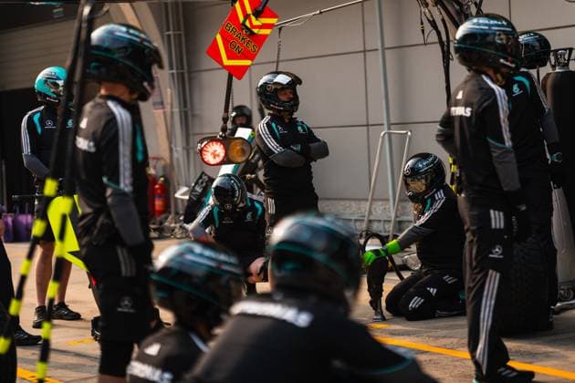 Formula 1 Heineken Chinese Grand Prix 2026 Levi Erb OVERTAKE MAXPPP - Shanghai 12 03 2026 Mercedes-AMG PETRONAS Formula One Team pitlane at the Formula 1 Heineken Chinese Grand Prix 2026, the 2nd round of the 2026 FIA Formula 1 World Championship, WM, Weltmeisterschaft at the Shanghai International Circuit in Shanghai, China, from 12 to 15 March 2026 Shanghai Shanghai International Circuit China  Copyright: xOVERTAKE MAXPPPxLevixErbx OVT202603121337 OVT202603121337
