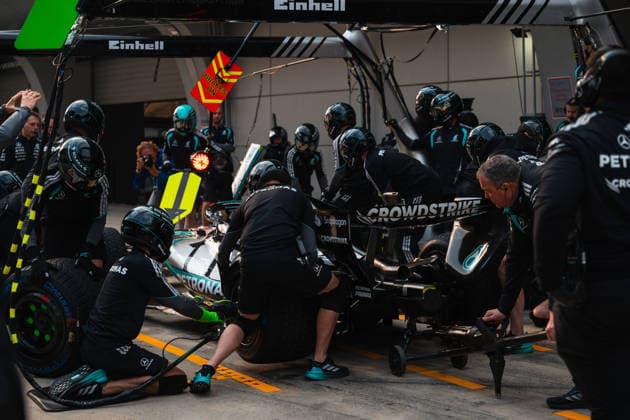 Formula 1 Heineken Chinese Grand Prix 2026 Levi Erb OVERTAKE MAXPPP - Shanghai 12 03 2026 Mercedes-AMG PETRONAS Formula One Team pitlane at the Formula 1 Heineken Chinese Grand Prix 2026, the 2nd round of the 2026 FIA Formula 1 World Championship, WM, Weltmeisterschaft at the Shanghai International Circuit in Shanghai, China, from 12 to 15 March 2026 Shanghai Shanghai International Circuit China  Copyright: xOVERTAKE MAXPPPxLevixErbx OVT202603121399 OVT202603121399