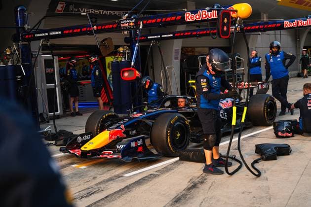Formula 1 Heineken Chinese Grand Prix 2026 Levi Erb OVERTAKE MAXPPP - Shanghai 12 03 2026 Oracle Red Bull Racing pitlane at the Formula 1 Heineken Chinese Grand Prix 2026, the 2nd round of the 2026 FIA Formula 1 World Championship, WM, Weltmeisterschaft at the Shanghai International Circuit in Shanghai, China, from 12 to 15 March 2026 Shanghai Shanghai International Circuit China  Copyright: xOVERTAKE MAXPPPxLevixErbx OVT202603121462 OVT202603121462