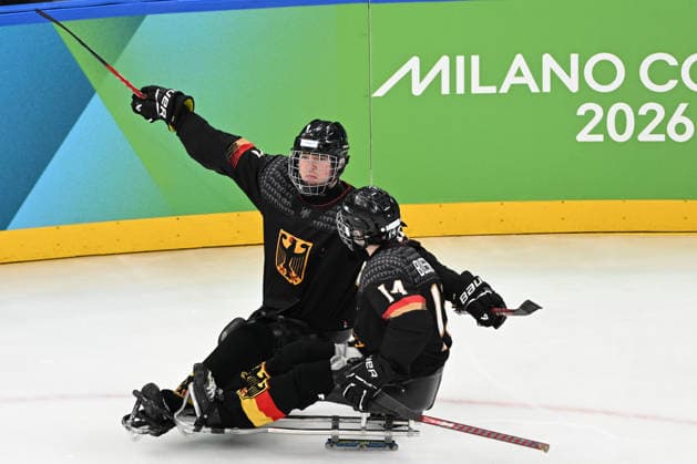 Para Ice hockey, Eishockey - Millano Cortina 2026 Winter Paralympics: Day 6 - Classification Game 5 - 8 Para Ice Hockey - Milano Cortina 2026 Winter Paralympics: Day 6 MILANO SANTAGIULIA ICE HOCKEY ARENA MILANO, ITALY - MARCH 12: Classification Game 5 - 8 Slovakia (SVK) - Germany (GER) GOAL BY SCHRADER Felix (No. 97, Athlet, Forward, 01.03.1997, Club Hannover Ice Lions) (Photo by RALF KUCKUCK) Copyright 2026 Ralf Kuckuck Milano Milano Santagiulia Ice Hockey Arena Italy