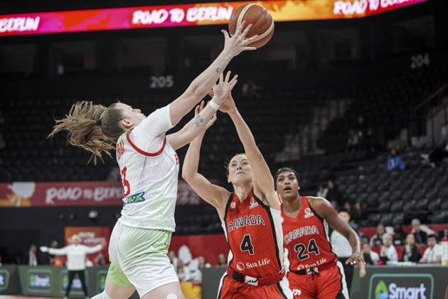 Hungary v Canada - FIBA Women s Basketball World Cup Qualifiers ISTANBUL, TURKIYE – MARCH 12: Hungary s Reka Dombai and Canada s Sami Hill (4) compete for the ball during the FIBA Women s Basketball World Cup Qualifiers Group C match between Hungary and Canada at the Turkcell Basketball Development Center in Istanbul, Turkiye on March 12, 2026. Beyza Comert Anadolu Istanbul Turkey. Editorial use only. Please get in touch for any other usage.  Copyright: x2026xAnadoluxBeyzaxComertx
