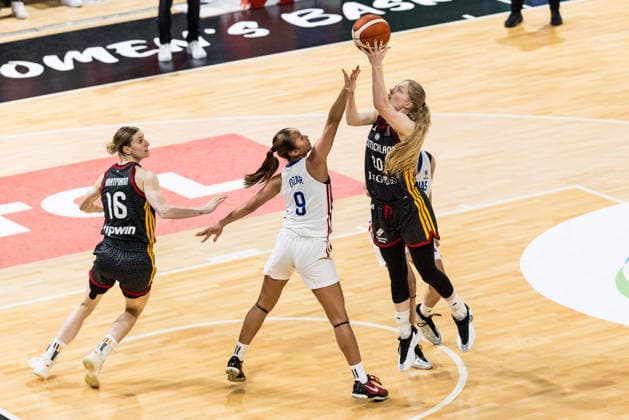 LYON-VILLEURBANNE, FRANCE - MARCH 12: Frieda Buehner (Bühner, Buhner Germany, 20) shoots over Louna Ozar (Philippines, 9) during the FIBA Women™s World Cup Qualifying Tournament match between Philippines (PHI) vs. Germany (GER) at Astroballe on matchday 2 of the FIBA Women™s World Cup Qualifying Tournament on March 12, 2026 in Lyon-Villeurbanne, France. France Copyright: xSteffiexWunderlx