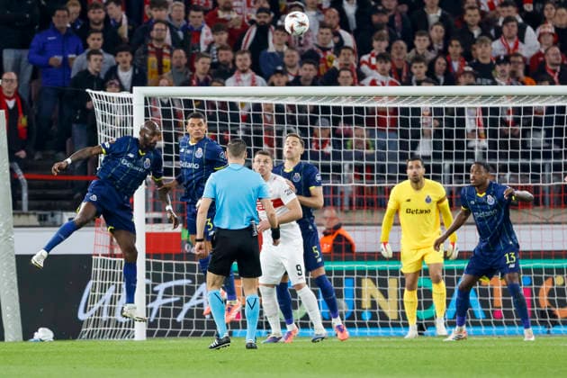 Im Strafraum von FC Porto , Deutschland, Fussball, UEFA Europa League, Achtelfinale, 2025 2026, VfB Stuttgart vs. FC Porto, 12.03.2026, Stuttgart Arena Stuttgart Deutschland Copyright: xGrantxHubbsx