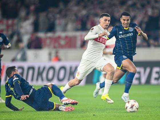 Jan Bednarek (FC Porto), Bilal El Khannouss (VfB Stuttgart) and Alberto Costa (FC Porto) battle for the ball during the UEFA Europa League 2025 26 Round of 16 First Leg match between VfB Stuttgart and FC Porto at Stuttgart Arena on March 12, 2026 in Stuttgart, Germany. (Photo by Harry Langer DeFodi Images) -