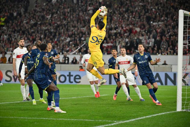 Strafraumszene, Torraumszene Torwart Diogo Costa FC Porto (99) Aktion VfB Stuttgart vs FC Porto EUROPA LEAGUE EL 12.03.2026 DFL REGULATIONS PROHIBIT ANY USE OF PHOTOGRAPHS AS IMAGE SEQUENCES AND OR QUASI-VIDEO VfB Stuttgart vs FC Porto