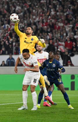 Strafraumszene, Torraumszene Torwart Diogo Costa FC Porto (99) Aktion VfB Stuttgart vs FC Porto EUROPA LEAGUE EL 12.03.2026 DFL REGULATIONS PROHIBIT ANY USE OF PHOTOGRAPHS AS IMAGE SEQUENCES AND OR QUASI-VIDEO VfB Stuttgart vs FC Porto