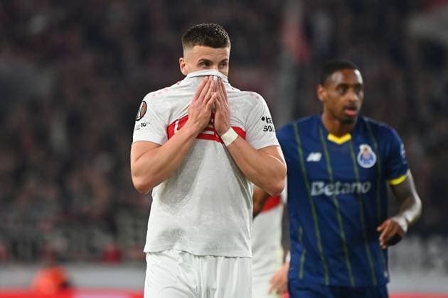 Ermedin DEMIROVIC (VFB Stuttgart), Enttaeuschung,Frust,enttaeuscht, frustriert,niedergeschlagen, Fussball UEFA Europa League Achtelfinale VfB Stuttgart - FC Porto am 12.03.2026 MHP ARENA.