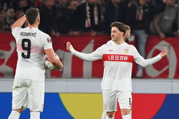 Angelo STILLER (VFB Stuttgart) nach Gegentor, Enttaeuschung,Frust,enttaeuscht, frustriert,niedergeschlagen, li:Ermedin DEMIROVIC (VFB Stuttgart), Fussball UEFA Europa League Achtelfinale VfB Stuttgart - FC Porto am 12.03.2026 MHP ARENA.