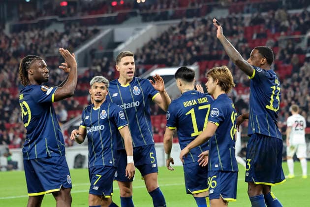 Torjubel FC Porto beim 0:1 durch Terem Moffi (FC Porto, 29) , Deutschland, Fussball, UEFA Europa League, Achtelfinale, 2025 2026, VfB Stuttgart vs. FC Porto, 12.03.2026, Stuttgart Arena Stuttgart Deutschland Copyright: xGrantxHubbsx