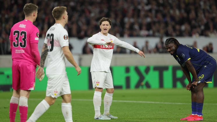 12.03.2026, Stuttgart, Fußball UEFA Europa League, Saison 2025-2026, VfB Stuttgart vs. FC Porto, Alexander Nübel (VfB) Finn Jeltsch (VfB) Angelo Stiller (VfB) Terem Moffi (Porto)