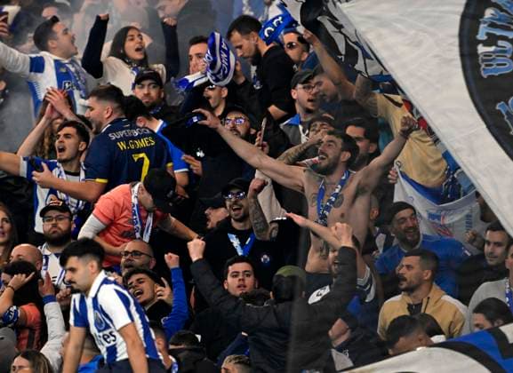 12.03.2026, Fussball UEFA Europa League 2025 2026: Achtelfinale, VfB Stuttgart - FC Porto, in der MHP-Arena Stuttgart, Die Fans vom FC Porto