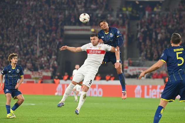 Ermedin DEMIROVIC (VFB Stuttgart), Aktion,Zweikampf gegen Pablo ROSARIO (Porto) Fussball UEFA Europa League Achtelfinale VfB Stuttgart - FC Porto am 12.03.2026 MHP ARENA.
