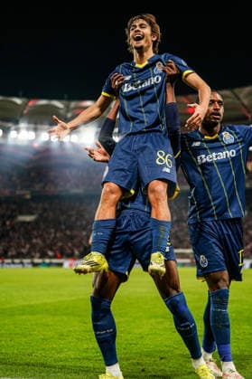12.03.2026, xdaymx, Fussball UEFA Europa League, VfB Stuttgart - FC Porto Torjubel goal celebration zum 0:2 von Rodrigo Mora (Porto) (DFL DFB REGULATIONS PROHIBIT ANY USE OF PHOTOGRAPHS as IMAGE SEQUENCES and or QUASI-VIDEO) Stuttgart