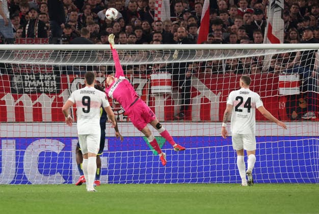12.03.2026, Stuttgart, Fußball UEFA Europa League, Saison 2025-2026, VfB Stuttgart vs. FC Porto, Alexander Nübel (VfB)