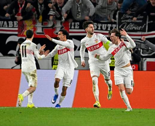 12.03.2026, Fussball UEFA Europa League 2025 2026: Achtelfinale, VfB Stuttgart - FC Porto, in der MHP-Arena Stuttgart, v.l. Nick Woltemade (Stuttgart), Tiago Tomas (Stuttgart), Atakan Karazor (Stuttgart) und Angelo Stiller (Stuttgart)