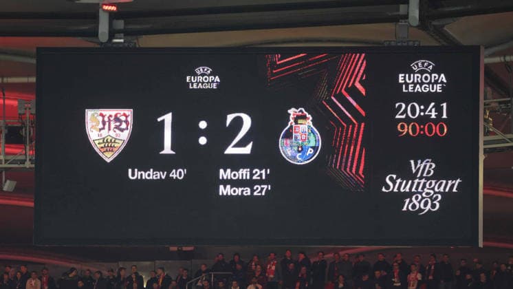 12.03.2026, Stuttgart, Fußball UEFA Europa League, Saison 2025-2026, VfB Stuttgart vs. FC Porto, Anzeigetafel mit Endergebnis