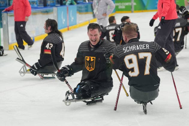 March 12, 2026, Milan, Milano, Italy: Germany s para Ice hockey, Eishockey team celebrating after winning over Slovakia in the Para Ice Hockey Classification Game at Milano Santagiulia Ice Hockey Arena during Paralympic Winter games, Winterspiele,Spiele, Summer games in Milano, Italy. Paralympic Winter Games Milano 2026  - ZUMAk197 20260312_zsp_k197_014 Copyright: xRanjithxKumarx