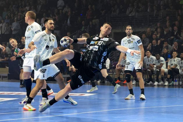 DEU, Machineseeker EHF Champions League, Fuechse Berlin vs. HBC Nantes, 12.03.2026, Max-Schmeling-Halle, Berlin, DEU, Machineseeker EHF Champions League, Fuechse Berlin vs. HBC Nantes, im Bild Mijajlo Marsenic (Fuechse Berlin 93), Ian Tarrafeta (HBC Nantes 6)