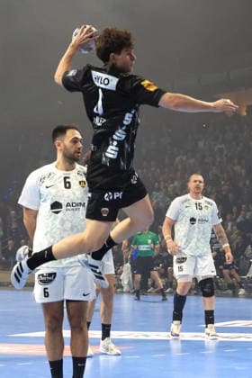 DEU, Machineseeker EHF Champions League, Fuechse Berlin vs. HBC Nantes, 12.03.2026, Max-Schmeling-Halle, Berlin, DEU, Machineseeker EHF Champions League, Fuechse Berlin vs. HBC Nantes, im Bild Prantner, Leo (Fuechse Berlin 6), Ian Tarrafeta (HBC Nantes 6)