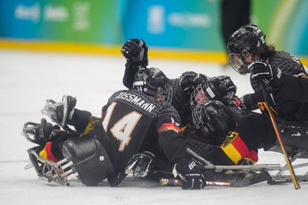 Para Ice hockey, Eishockey Milano Cortina 2026 Paralympic Winter Olympics: Slovakia Vs Germany Germany s para ice hockey team celebrates after winning over Slovakia in the Para Ice Hockey Classification Game at Milano Santagiulia Ice Hockey Arena during the Paralympic Winter games, Winterspiele,Spiele, Summer games in Milano, Italy, on March 12, 2026. Milano Milano Italy  Copyright: xRanjithxKumarx originalFilename:kumar-paralymp260312_npZIE.jpg
