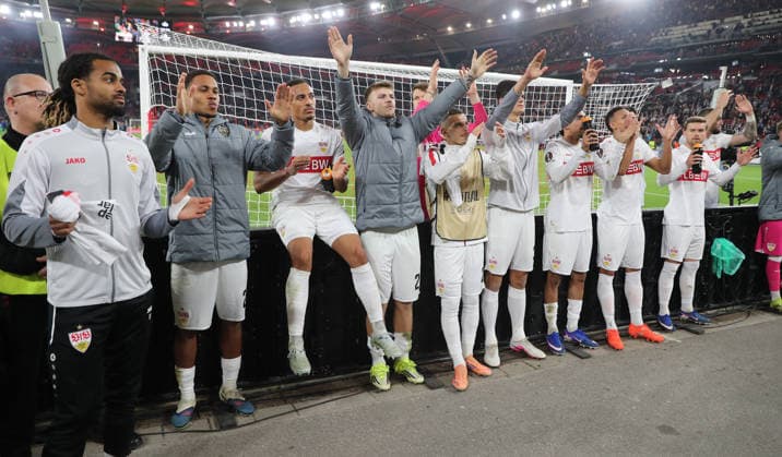 12.03.26 VfB Stuttgart - FC Porto Deutschland, Stuttgart, 12.03.2026, Fussball, UEFA Europa League, Achtelfinale, VfB Stuttgart - FC Porto: VFB Spieler nach dem Spiel, dank an die Fans.