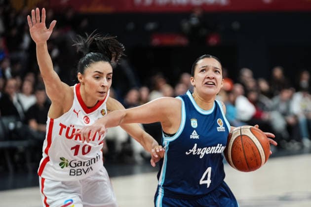 Turkiye v Argentina - FIBA Women’s Basketball World Cup Qualifiers ISTANBUL, TURKIYE - MARCH 12: Alperi Onar (10) of Turkiye in action against Amaiquen Siciliano (4) of Argentina during the FIBA Women’s Basketball World Cup Qualifiers Group C match between Turkiye and Argentina at the Turkcell Basketball Development Center in Istanbul, Turkiye, on March 12, 2026. Hakan Akgun Anadolu Istanbul Turkey. Editorial use only. Please get in touch for any other usage.  Copyright: x2026xAnadoluxHakanxAkgunx