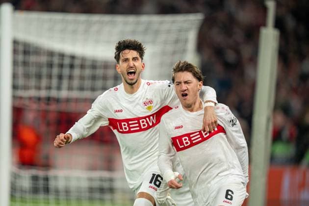 Zu früh gefreut, Angelo Stiller (VfB Stuttgart, 06) jubelt nach seinem Treffer zum 2:2 mt Atakan Karazor (VfB Stuttgart, 16) welches aberkannt wird, VfB Stuttgart vs. FC Porto, Fussball, Europa League, Achtelfinale, Hinspiel, 12.03.2026 Stuttgart Baden-Wuerttemberg Deutschland