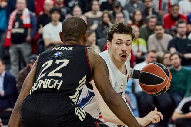 Turkish Airlines EuroLeague Basketball, FC Bayern Munich Basketball vs Anadolu Efes Istanbul, München FC Bayern Basketball, Munich FC Bayern Basketball, Istanbul Anadolu Efes, 2026-03-12 in München (SAP Garden) HAZER Sehmus (Anadolu Efes Istanbul Guard (G) Nr2-EFS2), MIKE Isiaha (FC Bayern Munich Forward (F) Nr22-BAY22) sportworld München SAP Garden Bayern Deutschland