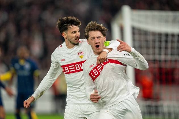Zu früh gefreut, Angelo Stiller (VfB Stuttgart, 06) jubelt nach seinem Treffer zum 2:2 mt Atakan Karazor (VfB Stuttgart, 16) welches aberkannt wird, VfB Stuttgart vs. FC Porto, Fussball, Europa League, Achtelfinale, Hinspiel, 12.03.2026 Stuttgart Baden-Wuerttemberg Deutschland