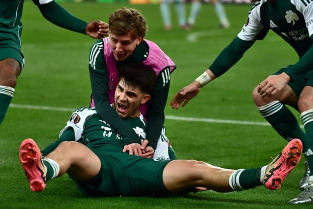 UEFA Europa League, Panathinaikos FC vs Real Betis - Vicente Taborda of Panathinaikos celebrates with his teamates after scoring the 1-0 with penalty shot during the UEFA Europa League round of 16 1st leg soccer match between Panathinaikos FC and Real Betis held at Olympic Athletic Center of Athens in Athens, Greece, 12 March 2026. IMAGO ONE INCH PRODUCTIONS ATHENS Greece Copyright: xOnexInchxProductionsx 6890119
