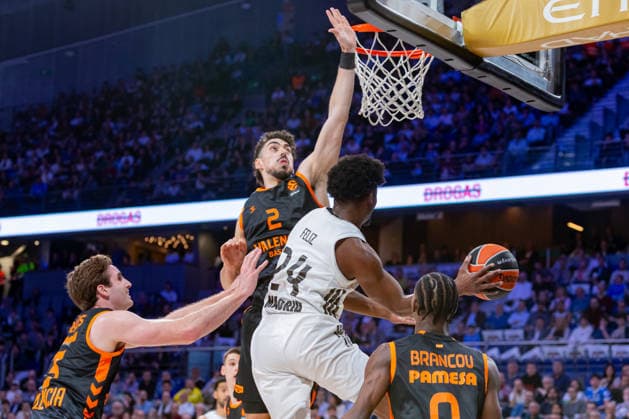 ESP: Real Madrid v Valencia Basket. Euroleague. Andres Feliz of Real Madrid and Puerto (Valencia) during the Euroleague match, between Real Madrid and Valencia Basket played at Movistar Arena Stadium on March 12, 2026 in Madrid Spain Madrid Spain Basketball Copyright: xAlbaxPachecox xAgenciaxLOFx