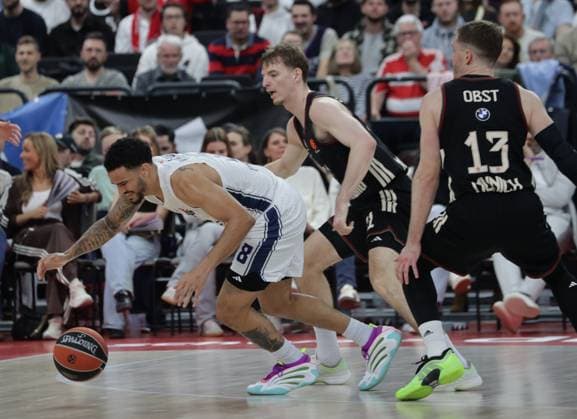 Ins Stolpern gebracht . . . Istanbuls 8 WEILER-RAAB. Basketball: Bayern - Efes Istanbul. Euroleague, FC Bayern Basketball - Anadolu Efes Istanbul, Runde 31, Saison 2025-2026, am 12.03.2026 in Muenchen, S A P G A R D E N, Deutschland. Quelle Copyright Credit : Oryk HAIST