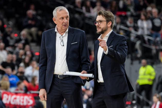 Basketball, Euroleague, 20260312, FC Bayern München - Anadolu Efes Istanbul. Im Bild v.l. Assistant Coach des Bayern Emir MUTAPCIC, Assistant Coach des Bayern Mihajlo MITIC. München SAP Garden Bayern Deutschland Copyright: Passion2Press.dex xMarkusxFischex