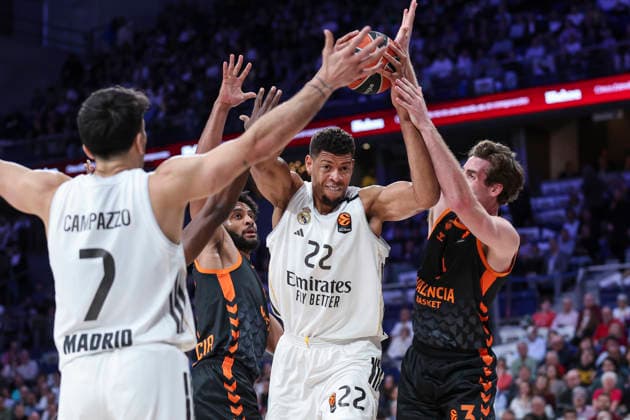 March 12, 2026, Madrid, Madrid, Spain: Walter Tavares of Real Madrid and Nathan Reuvers of Valencia Basket in action during the Turkish Airlines EuroLeague match between Real Madrid and Valencia Basket at Movistar Arena on March 12, 2026 in Madrid, Spain. Real Madrid V Valencia Basket - Turkish Airlines EuroLeague  - ZUMAa181 20260312_zaa_a181_053 Copyright: xIrinaxR.xHipolitox