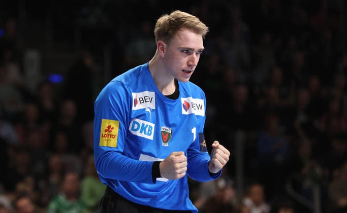 Torwart Lasse Ludwig jubelt nach Parade Freude Emotion Jubel Handball CL Championsleague Champions League Herren 14. Spieltag Saison 2025 2026 12.03.2026 Füchse Berlin vs HBC Nantes in der Max Schmeling Halle