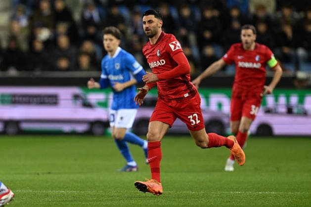260312 KRC Genk vs SC Freiburg Vincenzo Grifo (32) of Freiburg pictured pictured during the first leg game in the Uefa Europa League season 2025-2026 round of 16 between KRC Genk and SC Freiburg from Germany on March 12 , 2026 in Genk, Belgium. (Photo by David Catry Isosport) Genk Belgium  Copyright: xDavidxCatryx 20260312DC2_0857