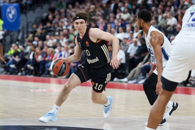 Justinian Jessup (FC Bayern Basketball, 10) mit PJ Dozier (Anadolu Efes Istanbul, 15), GER, FC Bayern Basketball vs. Anadolu Efes Istanbul, Basketball, Euroleague, 31. Spieltag, Saison 2025 2026, 12.03.2026, GER, FC Bayern Basketball vs. Anadolu Efes Istanbul, Basketball, Euroleague, 31. Spieltag, Saison 2025 2026, 12.03.2026 Muenchen Copyright: xEibner-Pressefoto JennixMaulx EP_JML