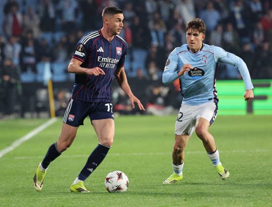 ESP: Real Celta v Olympique Lyonnais, EuropaLeague, 12 March 2026 Roman Yaremchuck of Olympique Lyonnais and Javier Rodriguez of Real Club Celta de Vigon action during the UEFA Europe League KO poff, 2st leg between Real Club Celta de Vigo and Olympique Lyonnais at Stadium Municipal ABANCA Balaidos on March 12,2026 in Vigo (Spain) (Photo by Luis de la Mata SportPix Sipa USA Vigo Stadium Municipal Balaidos ABANC Galicia Spain Copyright: xLuisxdexlaxMatax xsportPix.org.ux